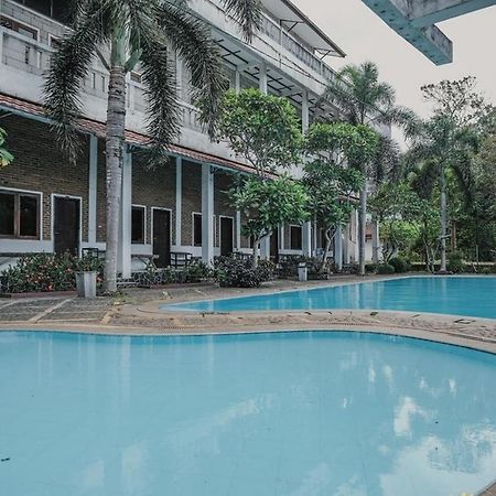 Готель Reddoorz Near Pantai Florida Anyer Серанг Екстер'єр фото