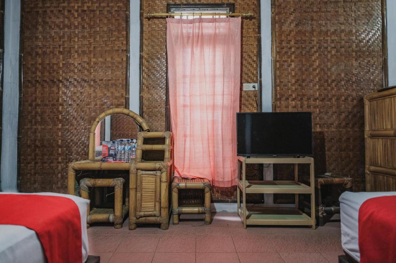 Готель Reddoorz Near Pantai Florida Anyer Серанг Екстер'єр фото