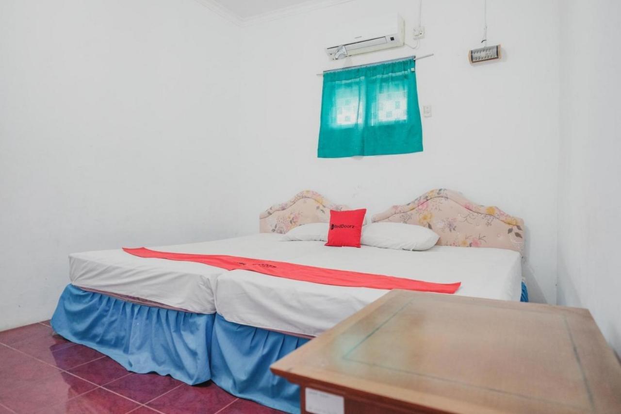 Готель Reddoorz Near Pantai Florida Anyer Серанг Екстер'єр фото