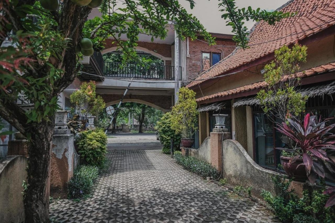Готель Reddoorz Near Pantai Florida Anyer Серанг Екстер'єр фото