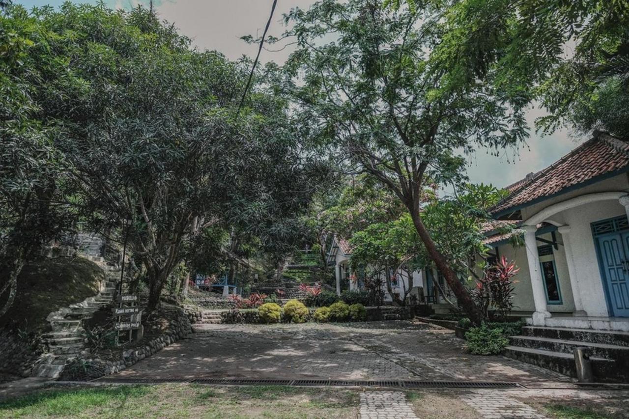Готель Reddoorz Near Pantai Florida Anyer Серанг Екстер'єр фото